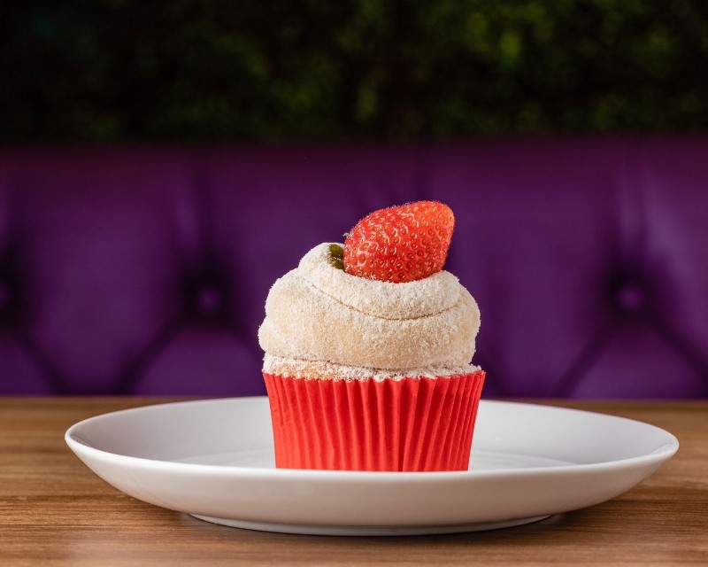 imagem - Cupcake de Ninho com Morango