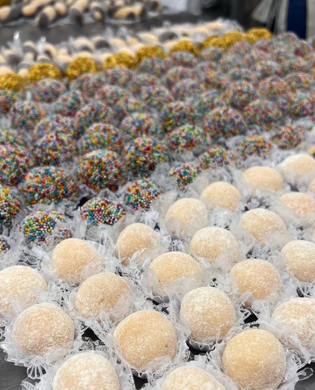 imagem - Meio Cento de Docinhos Tradicionais